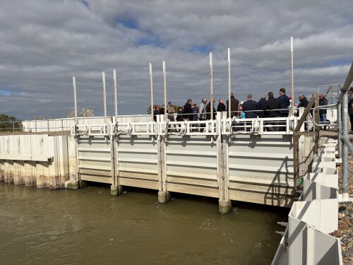 Pioneering floodgate boosts flood protection